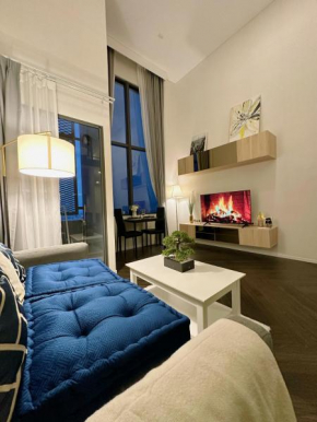 Luxury loft with Stunning 35th Floor Views